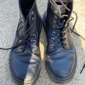 Like New Dr Martens boots